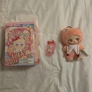 Liila’s Lucky Cat Plush Keychain